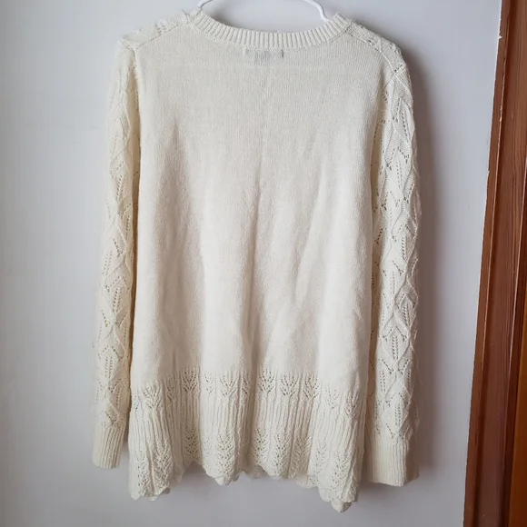 Elegant Cream Knit Sweater - Picture 4 of 7